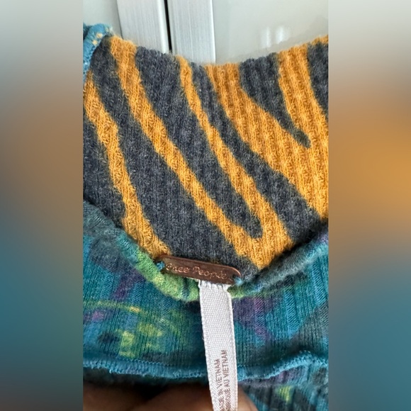 Free People Long Sleeve Sz M - Picture 3 of 3